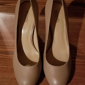 Michael Kors pumps